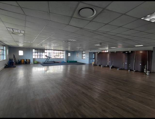196M² OFFICE TO LET IN BRYANSTON